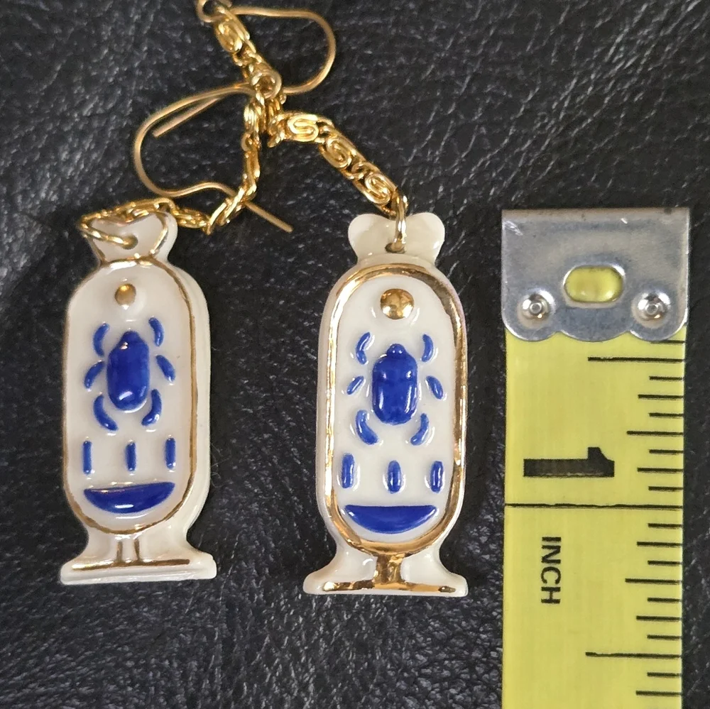 Porcelain & gold vintage Egyptian Cartouche Scarab art earrings - Picture 4 of 6